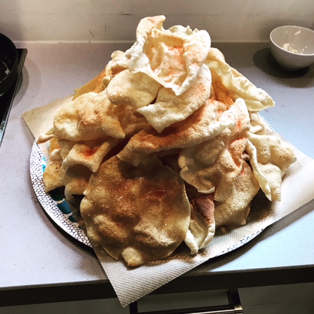 Indian-spiced potatoes with chicken thighs / poppadoms fest – BUX Lunch